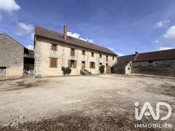 Maison à vendre 8 pièces 258 m² Les Essarts-le-Vicomte