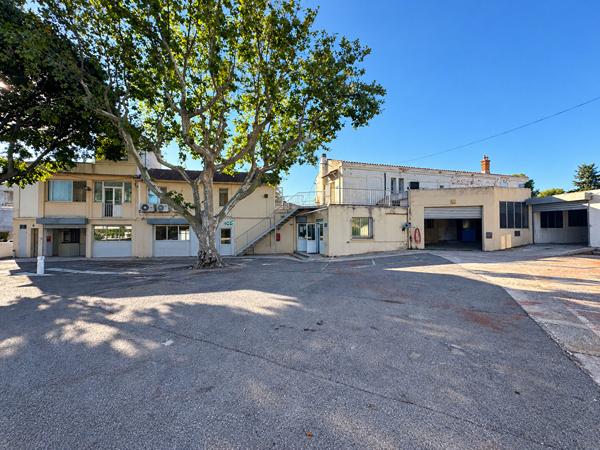 Entrepôt 340 m2 Saint Cyr Sur Mer