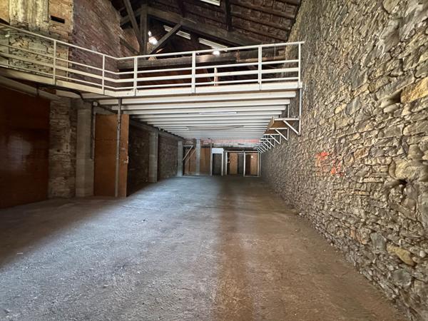 Entrepôt 340 m2 Saint Cyr Sur Mer