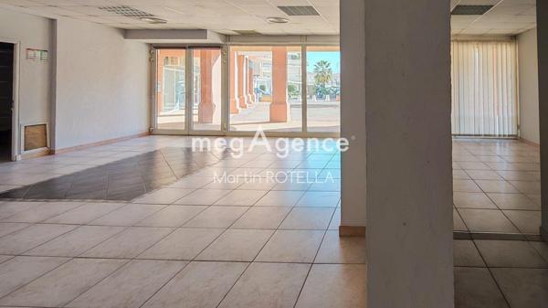 Local Commercial à FREJUS, 83600 - 3 pièces 110m²