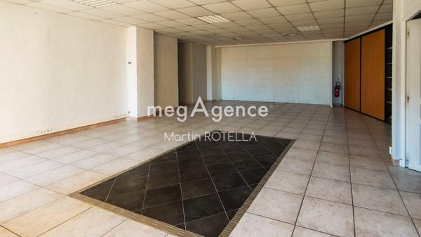 Local Commercial à FREJUS, 83600 - 3 pièces 110m²