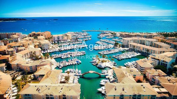 Local Commercial à FREJUS, 83600 - 3 pièces 110m²