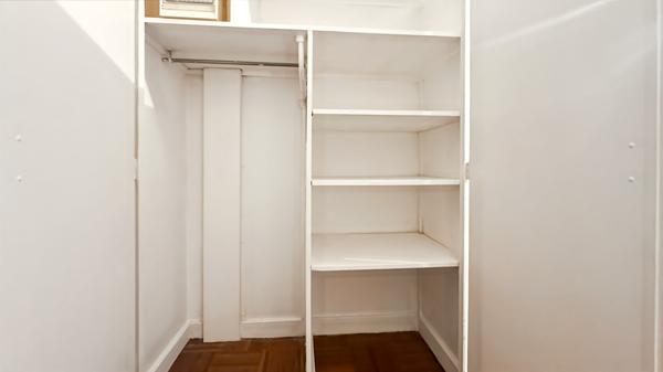 A LOUER SUPERBE 1/2P 39,50 M2 RÉNOVÉ PARIS 10E PARADIS GDS. BLVRDS.