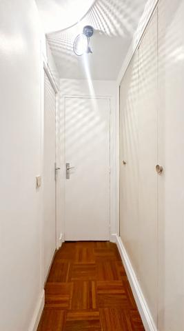 A LOUER SUPERBE 1/2P 39,50 M2 RÉNOVÉ PARIS 10E PARADIS GDS. BLVRDS.