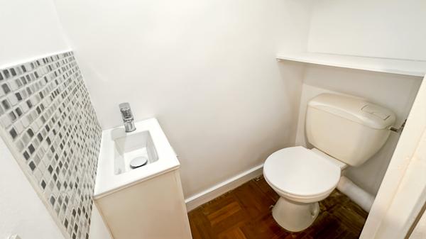 A LOUER SUPERBE 1/2P 39,50 M2 RÉNOVÉ PARIS 10E PARADIS GDS. BLVRDS.