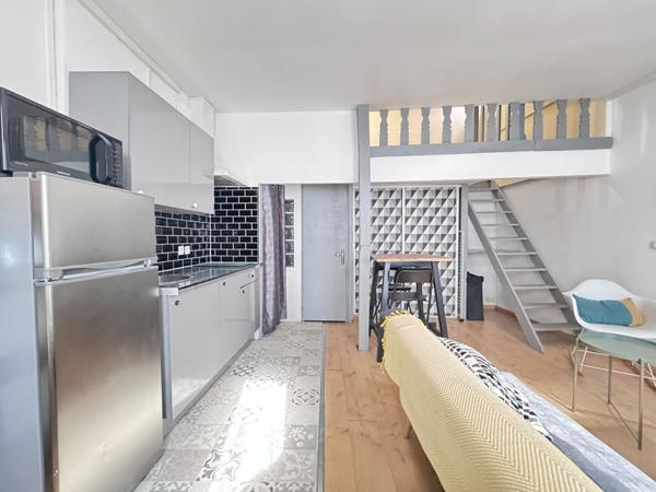À louer : Studio bis meublé avec chambre en mezzanine en hyper centre d'Orléans