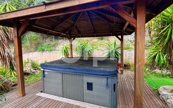 Maison à vendre    4 pièces •  Solliès-Ville