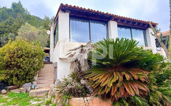 Maison à vendre    4 pièces •  Solliès-Ville