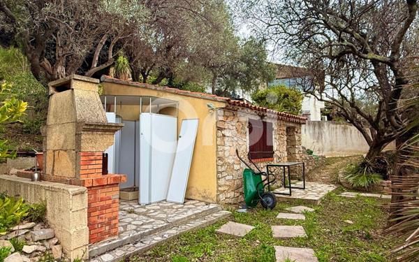 Maison à vendre    4 pièces •  Solliès-Ville