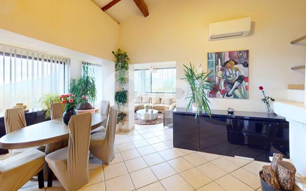 Maison à vendre    4 pièces •  Solliès-Ville