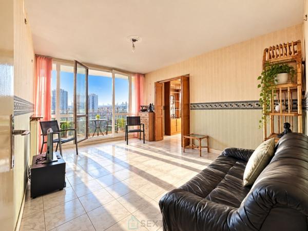 Un appartement offrant une vue panoramique