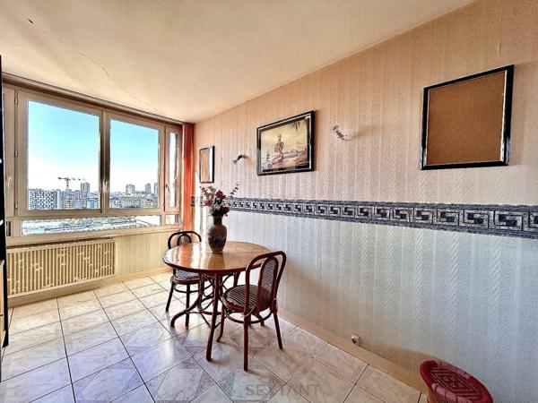 Un appartement offrant une vue panoramique