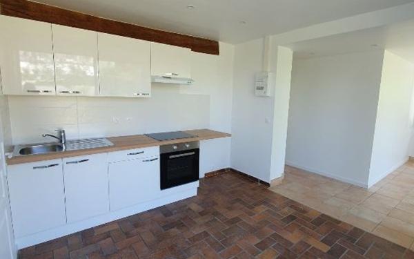 Maison à louer    2 pièces •  Locquirec