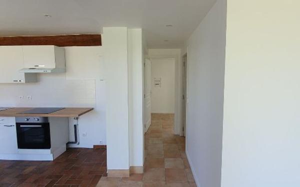 Maison à louer    2 pièces •  Locquirec