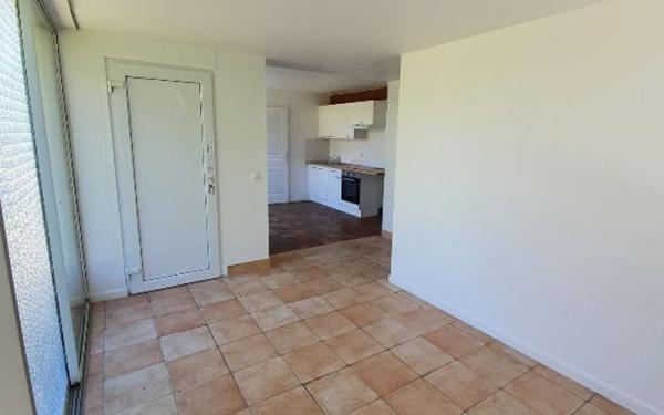 Maison à louer    2 pièces •  Locquirec