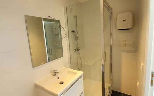 Maison à louer    2 pièces •  Locquirec