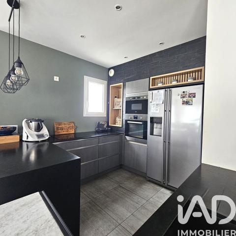 Maison à vendre 5 pièces 147 m² Saint-Genest-Lerpt