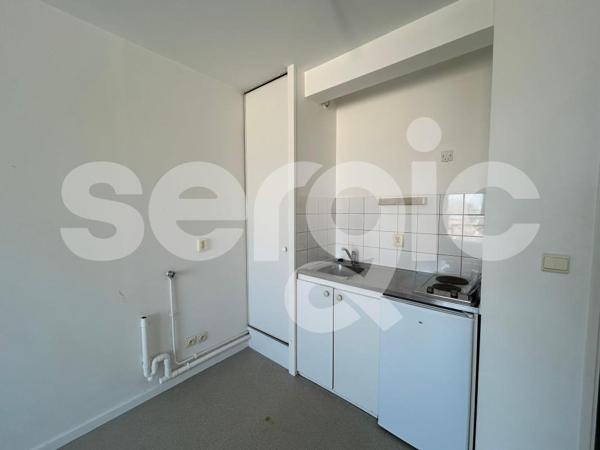 Location 1 Pieces 21 80000 Amiens 25 0305 01 0136