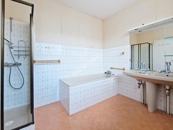 Maison Vouneuil Sous Biard 6 pièce(s) 149 m2