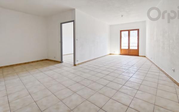 Immeuble à vendre    7 pièces • 105 m2 La Motte-du-Caire