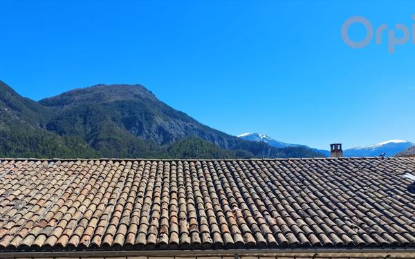 Immeuble à vendre    7 pièces • 105 m2 La Motte-du-Caire