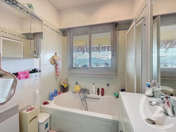 Appartement F4 à vendre  4 pièces - 92 m 2   ANTIBES  - 06