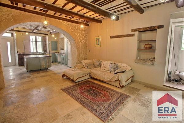 Maison Mondragon 6 pièce(s) 170 m2