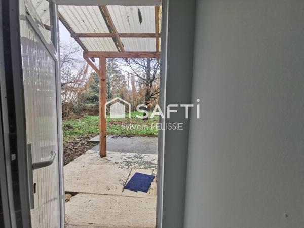 Maison de 163M² lumineuse avec piscine et 5 suites, au calme de la campagne.