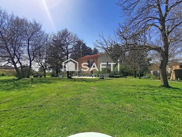 Maison de 163M² lumineuse avec piscine et 5 suites, au calme de la campagne.