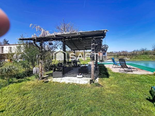 Maison de 163M² lumineuse avec piscine et 5 suites, au calme de la campagne.