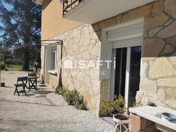 Maison de 163M² lumineuse avec piscine et 5 suites, au calme de la campagne.