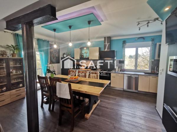 Maison de 163M² lumineuse avec piscine et 5 suites, au calme de la campagne.