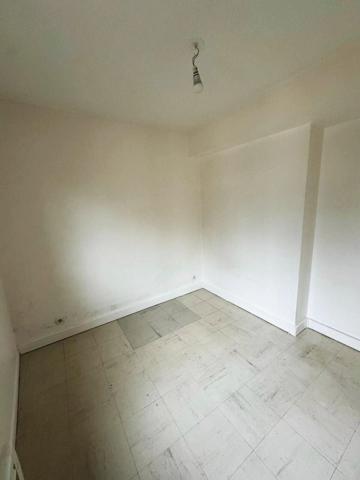 Bel appartement type F1 + bureau d'une superficie de 29,88m²