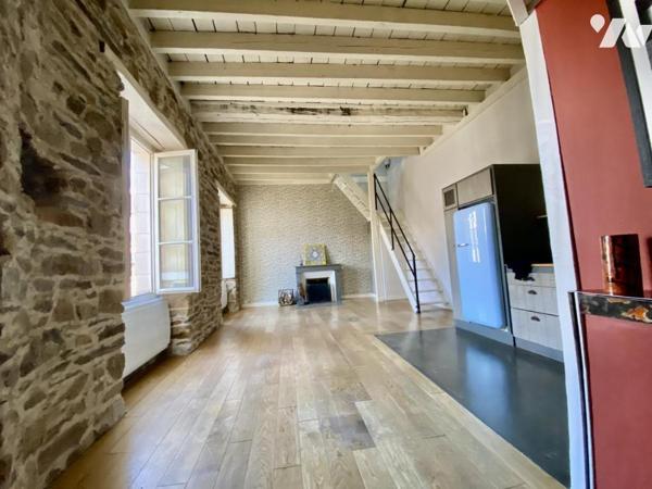 NANTES BOUFFAY Au calme Duplex plein de charme situé au 4ème étage avec ascenseur