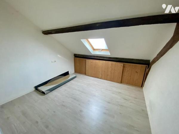 NANTES BOUFFAY Au calme Duplex plein de charme situé au 4ème étage avec ascenseur