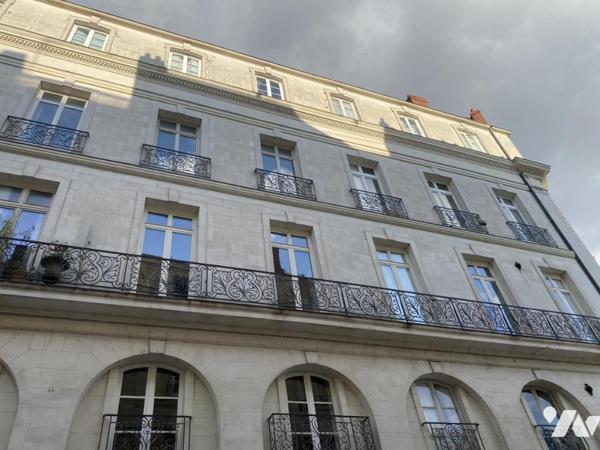 NANTES BOUFFAY Au calme Duplex plein de charme situé au 4ème étage avec ascenseur