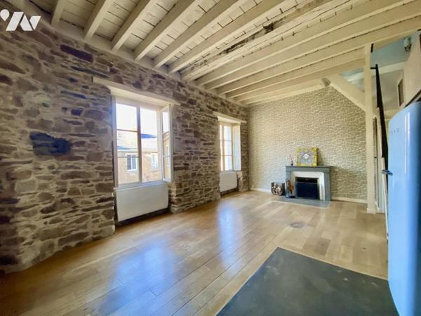 NANTES BOUFFAY Au calme Duplex plein de charme situé au 4ème étage avec ascenseur