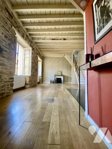 NANTES BOUFFAY Au calme Duplex plein de charme situé au 4ème étage avec ascenseur