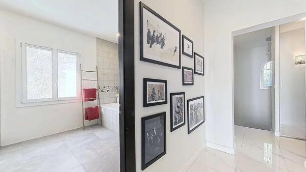 Villa de Charme à Vence 342m² - 5 Chambres - Aperçu Mer - Piscine - Terrasses et Jardin Paysagé