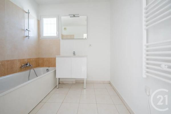 Appartement T3 à vendre  3 pièces - 68,65 m 2   ANTIBES  - 06