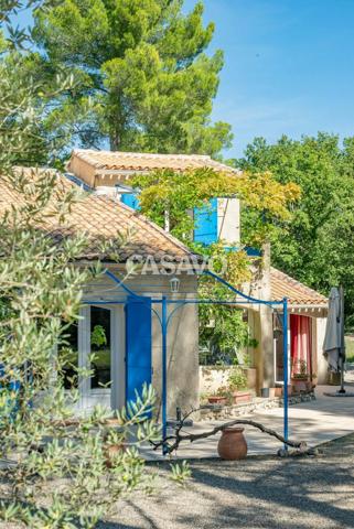 Vente Maison 5 pièces de 203m² - 13760 Saint-Cannat