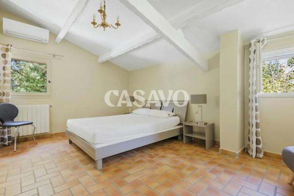 Vente Maison 5 pièces de 203m² - 13760 Saint-Cannat