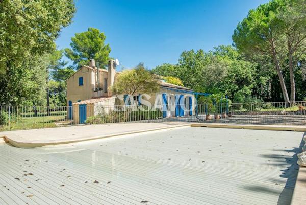 Vente Maison 5 pièces de 203m² - 13760 Saint-Cannat