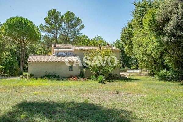 Vente Maison 5 pièces de 203m² - 13760 Saint-Cannat