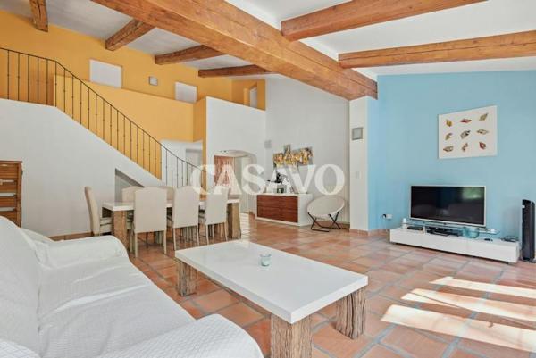 Vente Maison 5 pièces de 203m² - 13760 Saint-Cannat