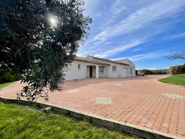 Villa 9 pièce(s) 3 chambre(s) 180 m²