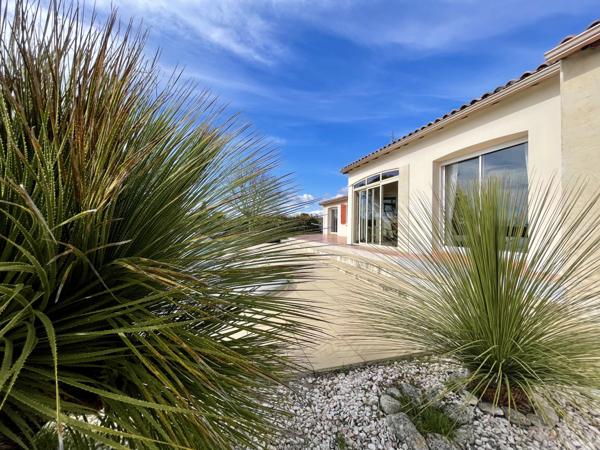 Villa 9 pièce(s) 3 chambre(s) 180 m²