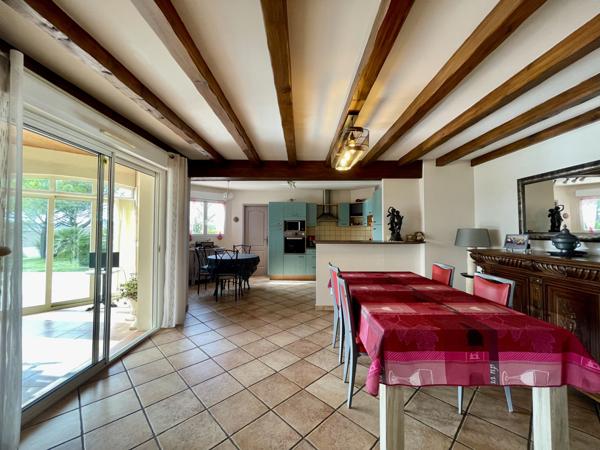 Villa 9 pièce(s) 3 chambre(s) 180 m²