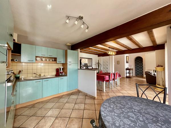 Villa 9 pièce(s) 3 chambre(s) 180 m²