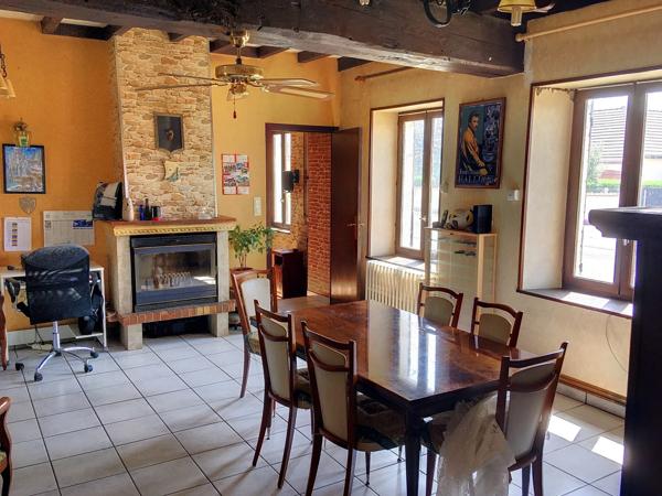 Varennes-sur-Allier (03150) FERMETTE 86 M2 SUR 3000 M2 DE TERRAIN A VARRENNES-SUR-ALLIER